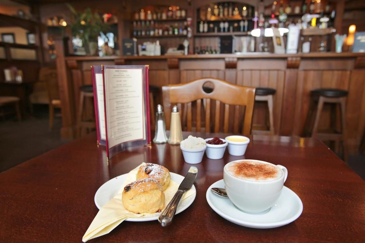 Отель Killarney Riverside Hotel Килларни